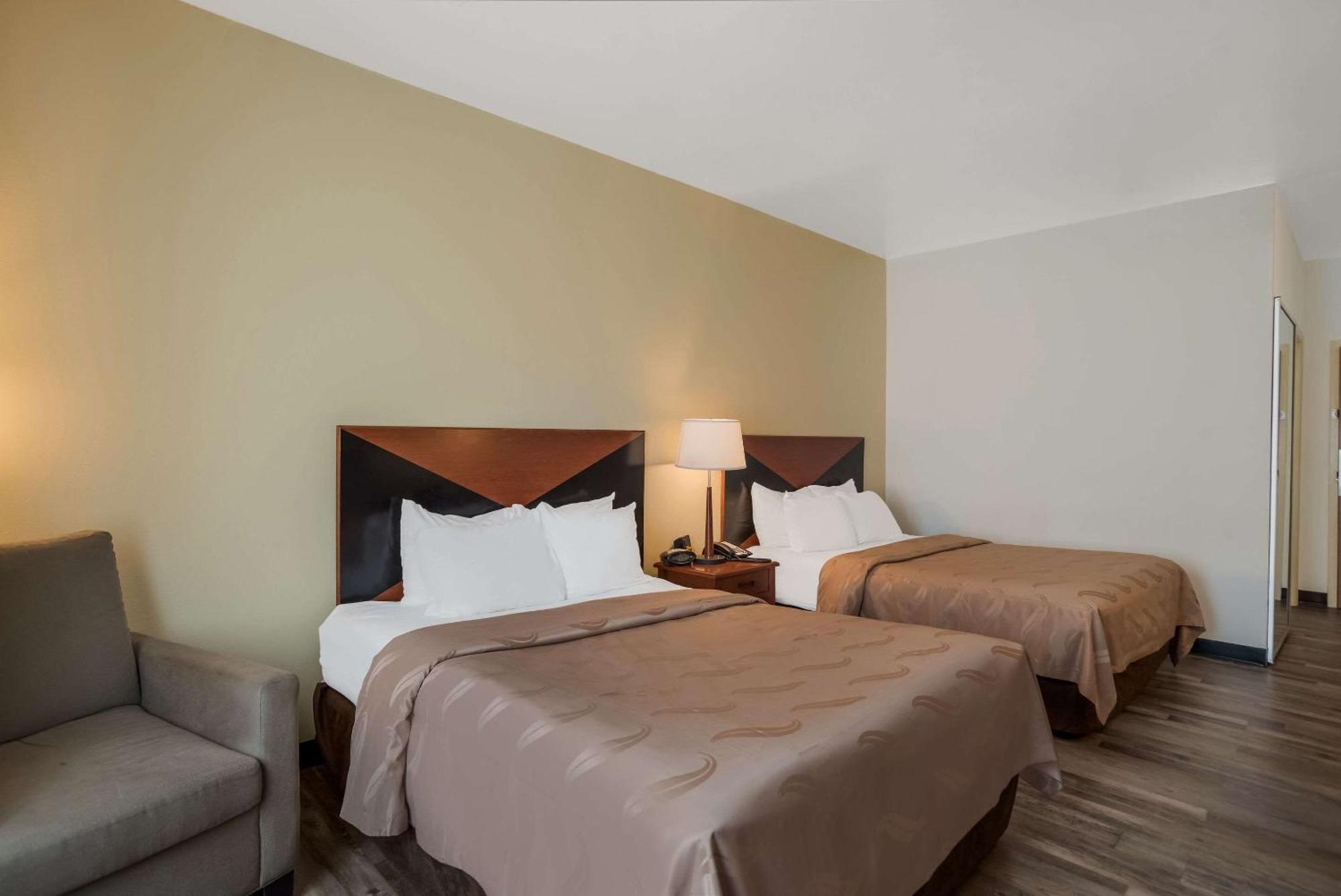 Quality Inn & Suites Chambersburg Eksteriør bilde