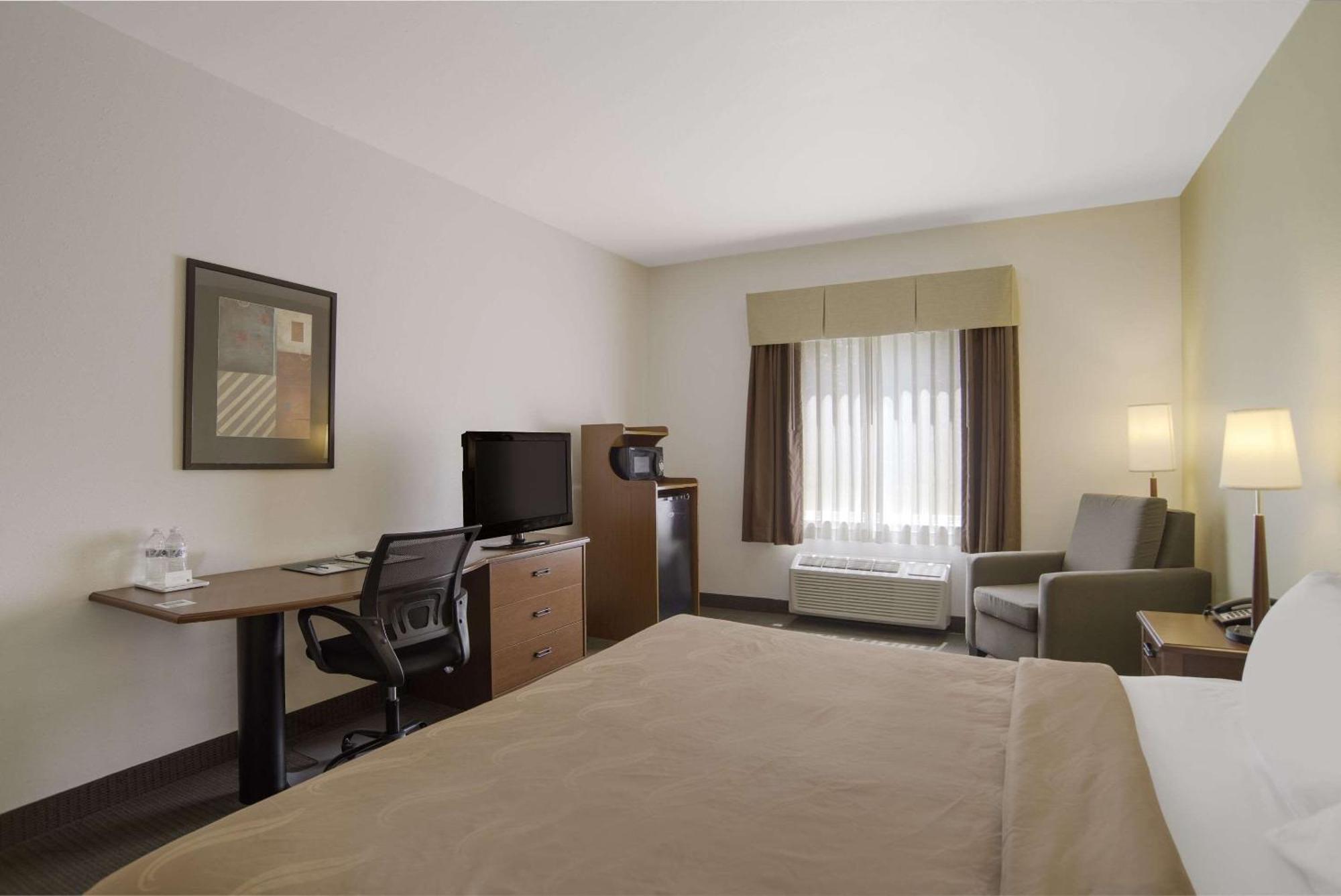 Quality Inn & Suites Chambersburg Eksteriør bilde