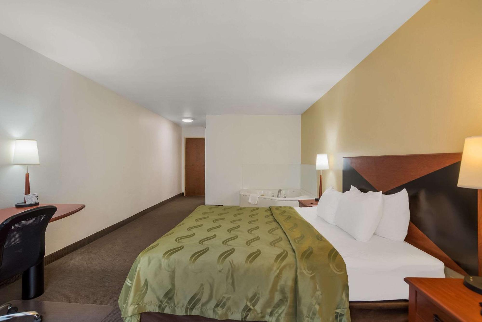 Quality Inn & Suites Chambersburg Eksteriør bilde