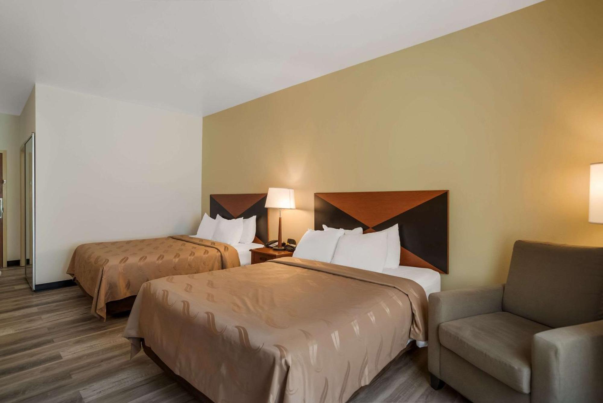 Quality Inn & Suites Chambersburg Eksteriør bilde