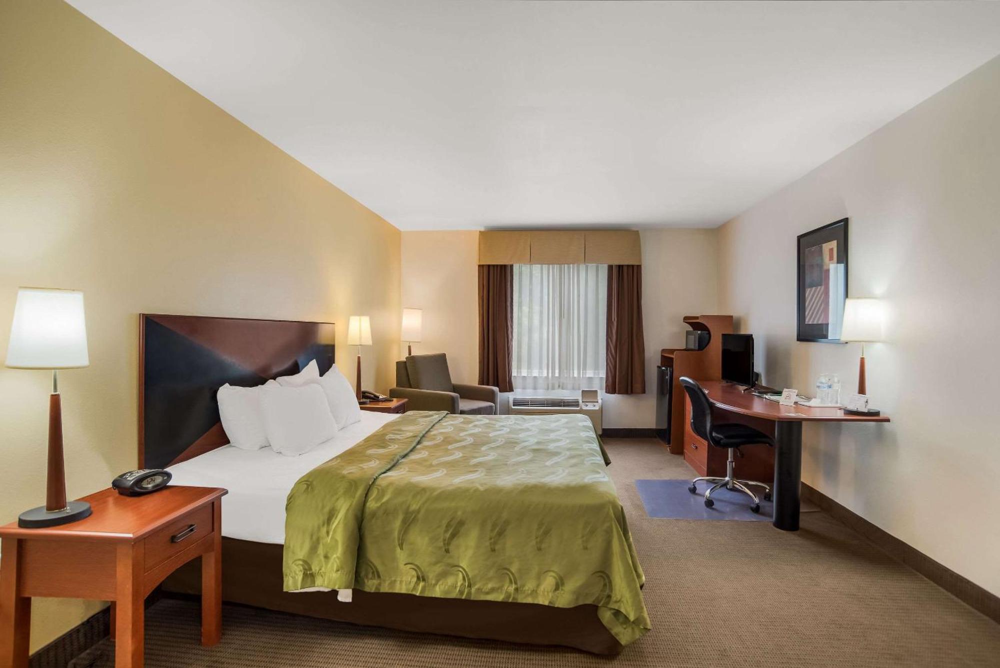 Quality Inn & Suites Chambersburg Eksteriør bilde